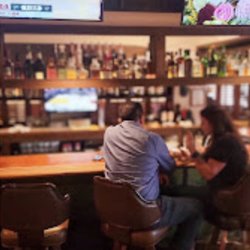 Arts Bar & Grill