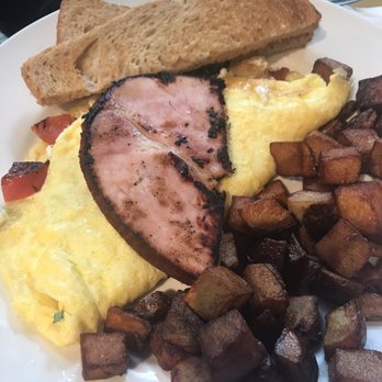 Cafe This Way - Omelet with side of ham. - New American Near Me - Bar Harbor, Maine