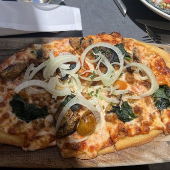 Splashes Restaurant - Fennel Sausage Flatbread - New American Near Me - Laguna Beach, California