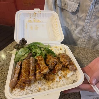Sam's Kitchen - Garlic steak - Food Stands Near Me - Honolulu, Hawaii