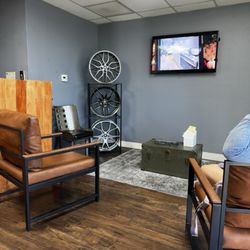 EMD Auto - Waiting area inside