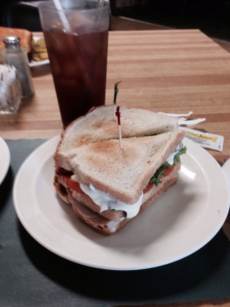 STERK’S RESTAURANT Updated October 2024 63 Hyde St, Wakeman, Ohio