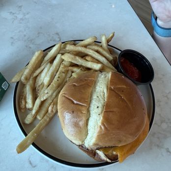 Chase Sapphire Lounge - Cheese burger - Airport Lounges Near Me - San Diego, California Chase Sapphire Lounge - Cheese burger - Airport Lounges Near Me - San Diego, California