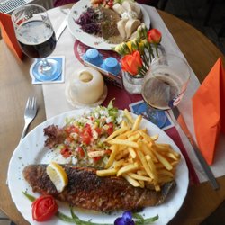 Wehlener Elbpegel - Rinderbraten mit Serviettenknödeln, Forelle mit Pommes