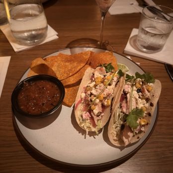 Earls Kitchen + Bar - Chicken tacos - Cocktail Bars Near Me - Honolulu, Hawaii Earls Kitchen + Bar - Chicken tacos - Cocktail Bars Near Me - Honolulu, Hawaii