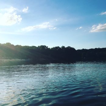 Wallenpaupack Lake Estates - Vacation Rentals Near Me - Lake Ariel, Pennsylvania