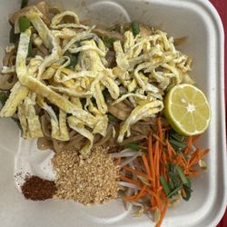 Ka-Lae Garden - Pad Thai with Chicken