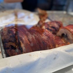 Bai Cebu Lechon - Crispy cebuchon