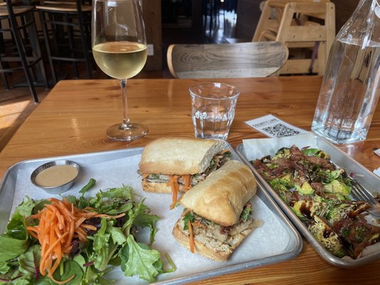 County Line Eat & Drink on Woodin by null