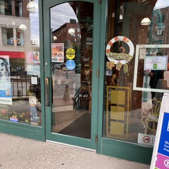Retique - Thrift Stores Near Me - Milwaukee, Wisconsin