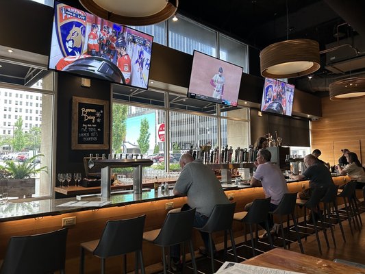 Samantha's Tap Room & Wood Grill by null