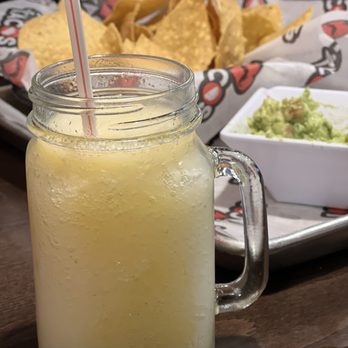 Tacos D Amor - Peach swirl margarita + chips & guacamole - Tacos Near Me - Louisville, Kentucky