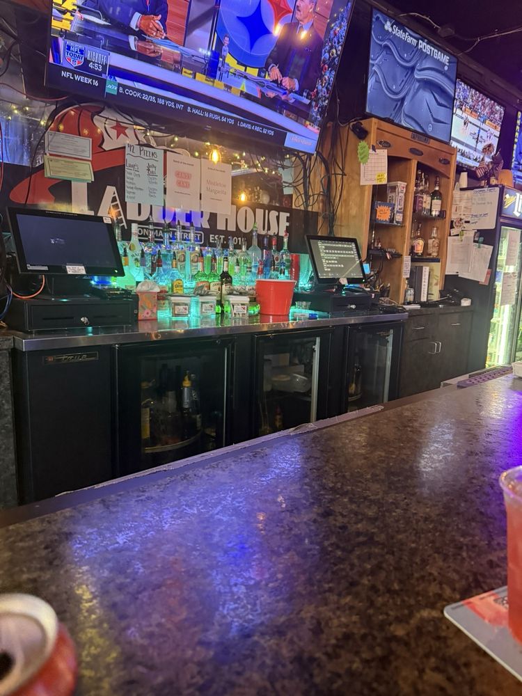 The Ladder House Logo