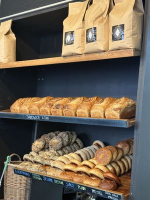 The Kettle Black by null