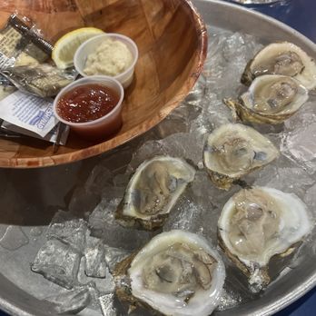 Finnigans Cove Seafood Bar & Grill - Raw oysters - Seafood Near Me - Harrisonburg, Virginia Finnigans Cove Seafood Bar & Grill - Raw oysters - Seafood Near Me - Harrisonburg, Virginia