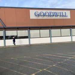 Juanita Goodwill - Store front