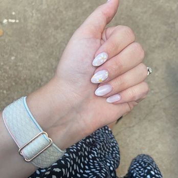 Nail Lounge and Spa - Day Spas Near Me - Hurst, Texas