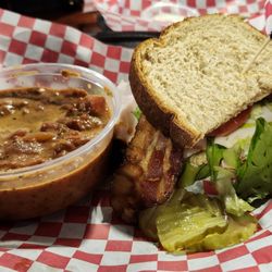 Pickle Barrel Cafe & Sports Pub - Dublin - Tomato soup and half a turkey club