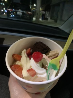 Toppings Yogurt by null