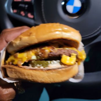 In-N-Out Burger - A unloved In & Out burger. They forgot my lettuce & tomatoes - Fast Food Near Me - Northridge, California