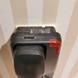 Bally's Shreveport Casino & Hotel - Phone in bathroom dust