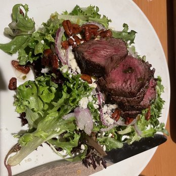Idyllwild Brewpub - Steak Salad - Brewpubs Near Me - Idyllwild, California Idyllwild Brewpub - Steak Salad - Brewpubs Near Me - Idyllwild, California