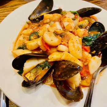 Salute - Scallop and mussel cioppino - Italian Near Me - Rocky Hill, Connecticut Salute - Scallop and mussel cioppino - Italian Near Me - Rocky Hill, Connecticut
