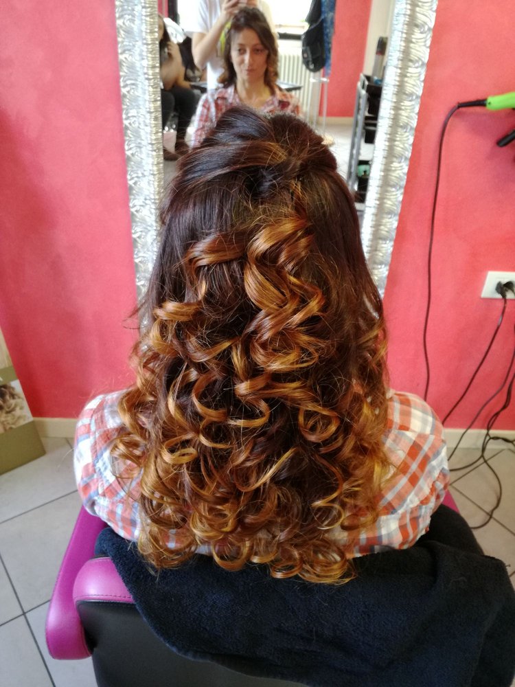 ACCONCIATURE BARBARA - 16 Photos - Via Campione 1, Colico Piano, Lecco