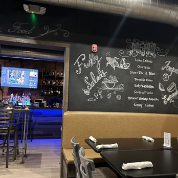 Breeze Cuisine - Dining area - Latin American Near Me - Shelton, Connecticut