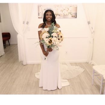 Elma Tailor Studio  - Anna - Sewing & Alterations Near Me - Mesquite, Texas