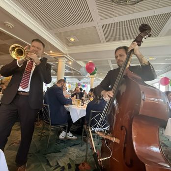 Commander's Palace - Musicians - Cajun/Creole Near Me - New Orleans, Louisiana