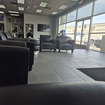 Belle Tire - Lounge area - Auto Repair Near Me - Ann Arbor, Michigan