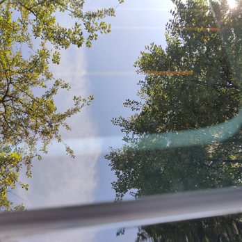 Schaumburg Window Tinting - Right side of back window. There is a huge gap and it's bigger than the gap on the left side. - Car Window Tinting Near Me - Schaumburg, Illinois