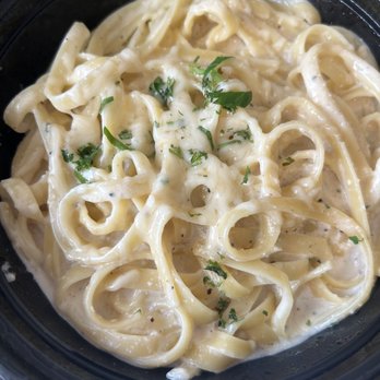 Mamma Mia's - $10 Pasta Bowl fettuccine Alfredo - Italian Near Me - Spokane, Washington Mamma Mia's - $10 Pasta Bowl fettuccine Alfredo - Italian Near Me - Spokane, Washington