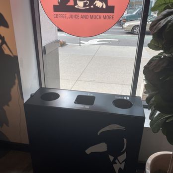 JOE & THE JUICE - Recycle/trash - Coffee & Tea Near Me - Washington, DC, District of Columbia JOE & THE JUICE - Recycle/trash - Coffee & Tea Near Me - Washington, DC, District of Columbia