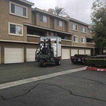 U-Pack Moving - Unloading ReloCube in apartment complex - Movers Near Me - South Elgin, Illinois