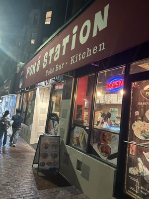 Poké station and kitchen by null