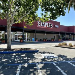 Staples - Storefront located right off Fremont Blvd, by Mowry Ave