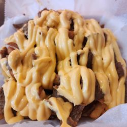 Mama Maria - Gyros cheese fries (Nacho version)