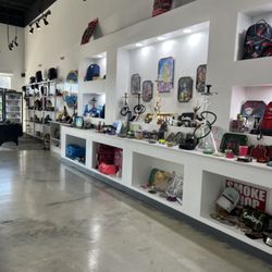 SoCal Smoke Shop UCF - Interior wall