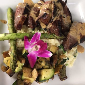 Farm Country Kitchen - Hangar steak - American Near Me - Riverhead, New York