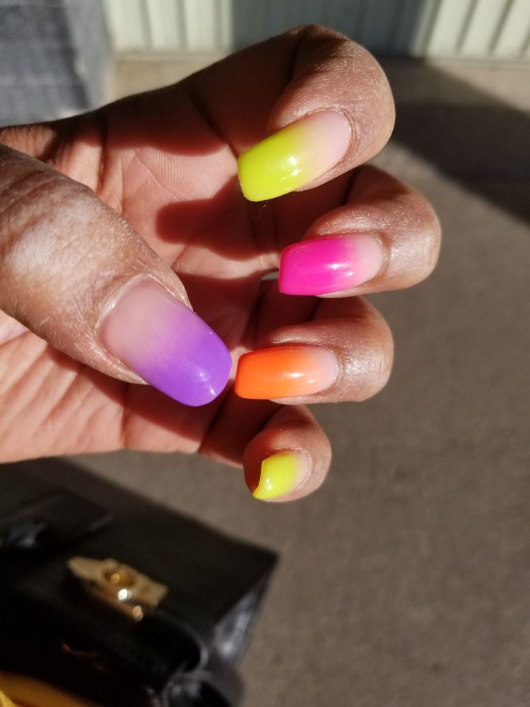 PARADISE NAILS AND SPA Updated October 2024 400 Scott Streee, St