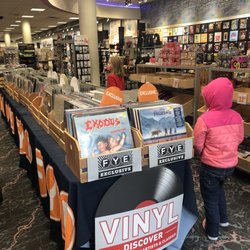 Fye - Vinyls