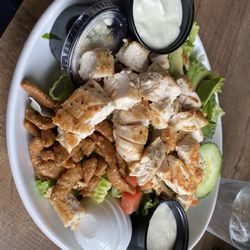 841 Brewhouse - Chicken avocado salad was on point
