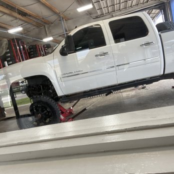 Tirelink - Clean shop - Tires Near Me - Spring, Texas