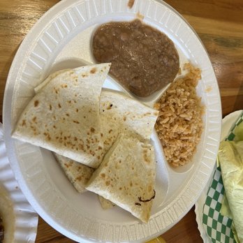 Taqueria Roberto Jr - Kids quesadilla - Mexican Near Me - Sacramento, California Taqueria Roberto Jr - Kids quesadilla - Mexican Near Me - Sacramento, California