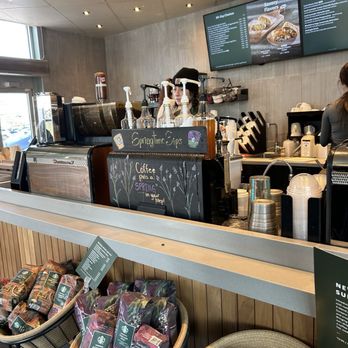 Starbucks - Coffee & Tea Near Me - Plainview, New York