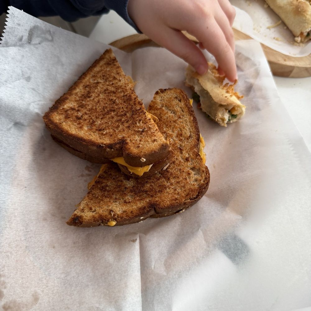 The Thirsty Palms - Grilled cheese (kids) - Bars Near Me - Palm Springs, California The Thirsty Palms - Grilled cheese (kids) - Bars Near Me - Palm Springs, California