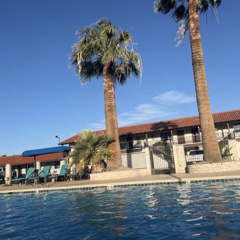 El Rancho Boulder Motel - Pool and palm trees - Hotels Near Me - Boulder City, Nevada El Rancho Boulder Motel - Pool and palm trees - Hotels Near Me - Boulder City, Nevada