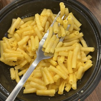 WingHouse Bar & Grill - a bowl of macaroni and cheese - Sports Bars Near Me - Pinellas Park, Florida